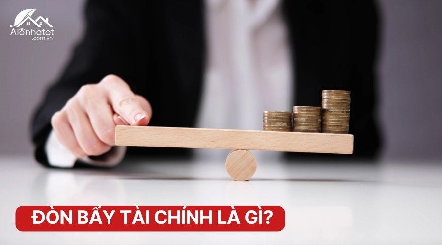 Đòn bẩy tài chính sử dụng vốn vay để tăng hiệu suất đầu tư.