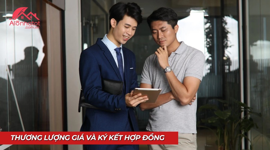 Ký kết hợp đồng mua nhà và thương lượng giá
