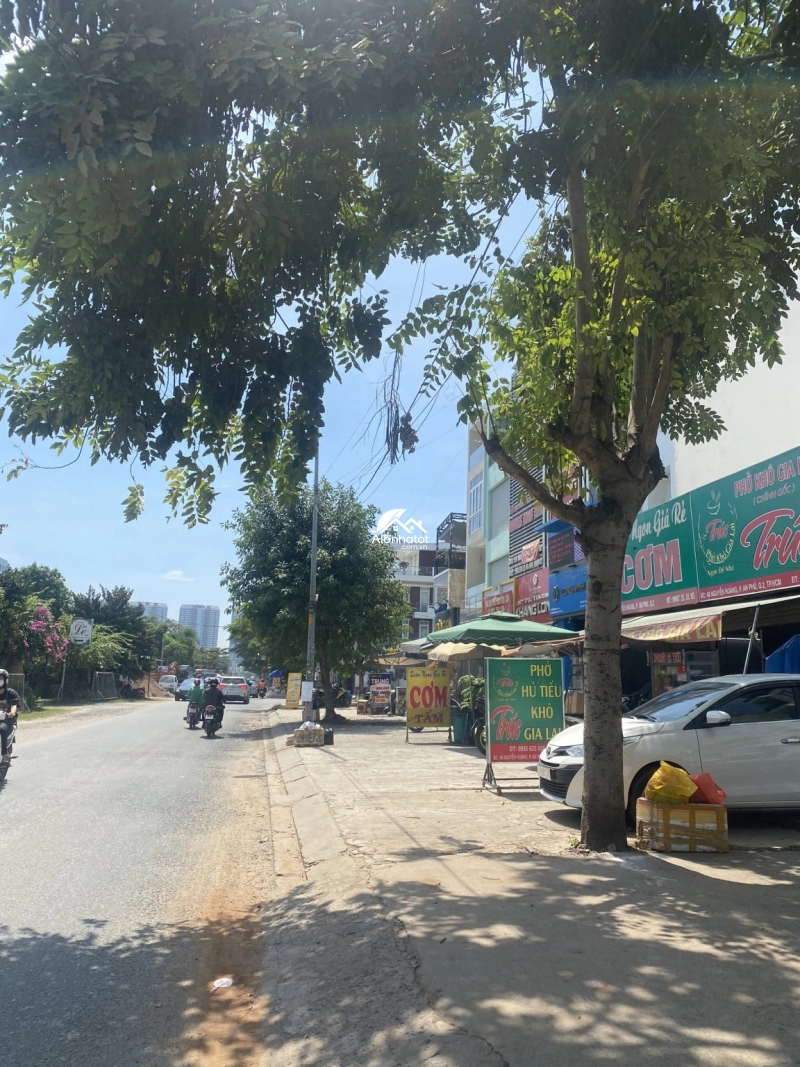 Mặt tiền đường Nguyễn Hoàng An Phú Quận 2, 7x20m, bán gấp