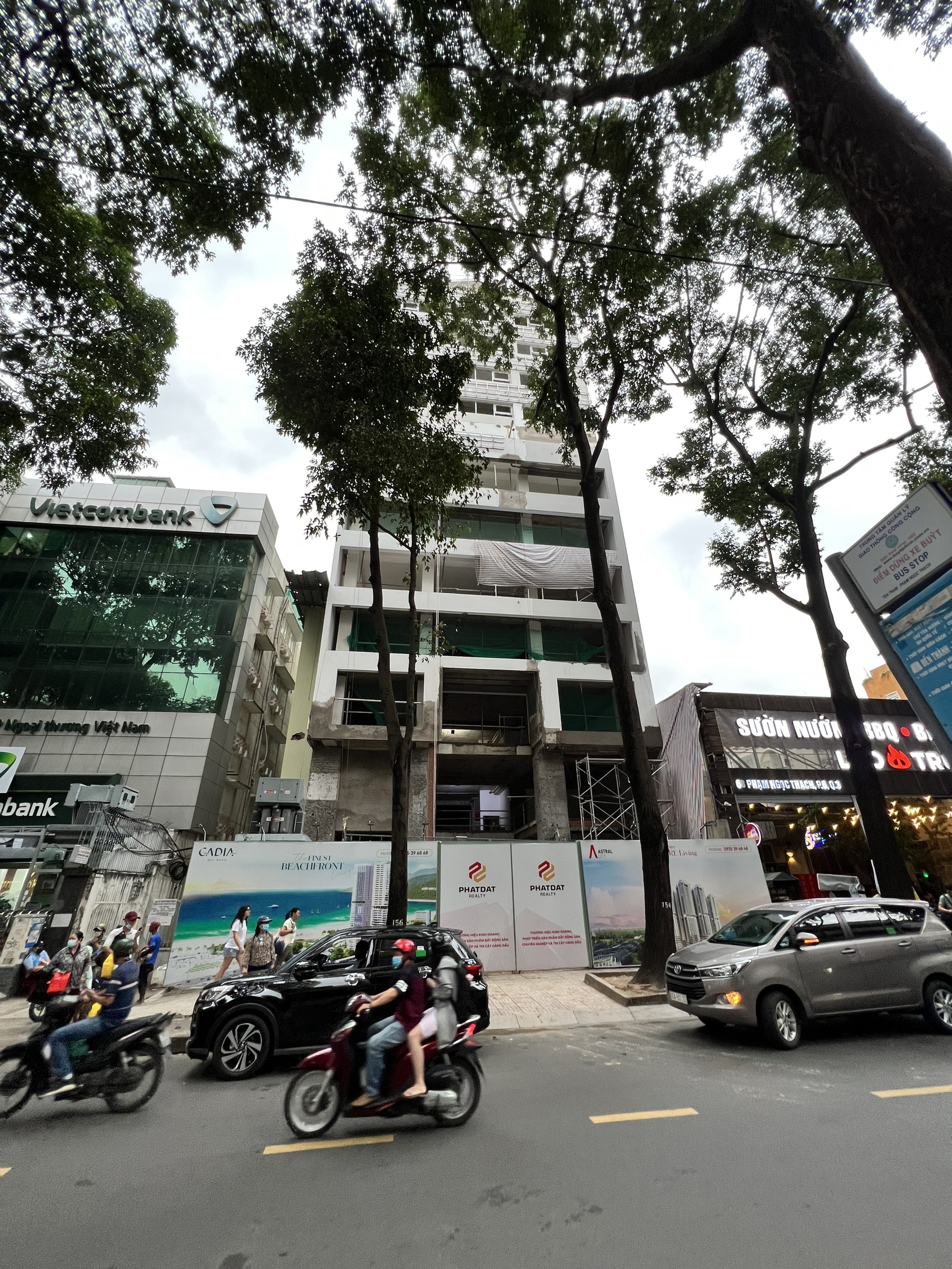 Bán tòa nhà 70 Phạm Ngọc Thạch Quận 3 Hầm 13 tầng thang máy