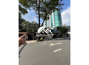 Bán nhà 102 Nguyễn Thị Minh Khai, Phường 6, Quận 3 DT 14m x 30m Cn 420m2