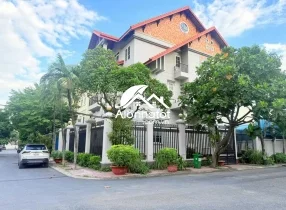 Bán Biệt Thự Góc 2MT 216/3 Nguyễn Văn Hưởng Thảo Điền Quận 2 | 301m² | 110 Tỷ 