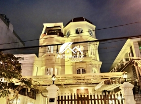 Biệt thự mặt tiền Nguyễn Văn Hưởng Quận 2 Trệt 3 Lầu đẹp