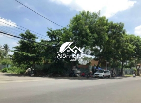 Đất mặt tiền Nguyễn Văn Hưởng 300tr/m2 lô góc ra sông 50m