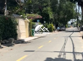 Bán nhà đường số 40 Thảo Điền Quận 2 tiện xây hầm 6 tầng