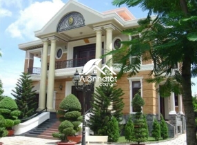 Biệt thự hồ bơi Thảo Điền Quận 2 rộng 1600m2 chỉ 68tr/m2