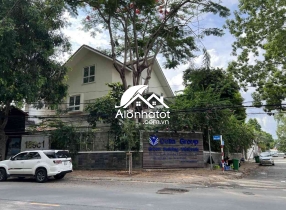 Bán Nhà 189C1 Mặt tiền đường Nguyễn Văn Hưởng, Thảo Điền, Quận 2 căn góc có hồ bơi