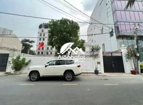 Bán Siêu Biệt Thự 30 Đặng Hữu Phổ Thảo Điền, 745 m², Ngang 26m 