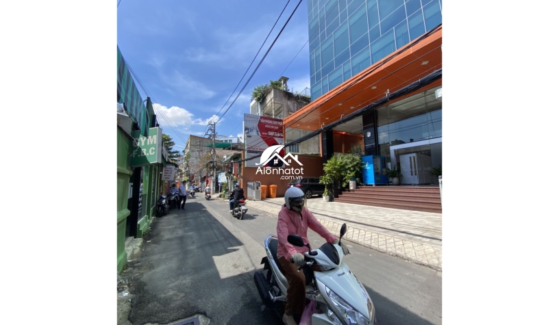 Bán nhà MT 102 Nguyễn Đình Chính, Quận Phú Nhuận - DT 14mx32m, Giá chỉ 165 tỷ
