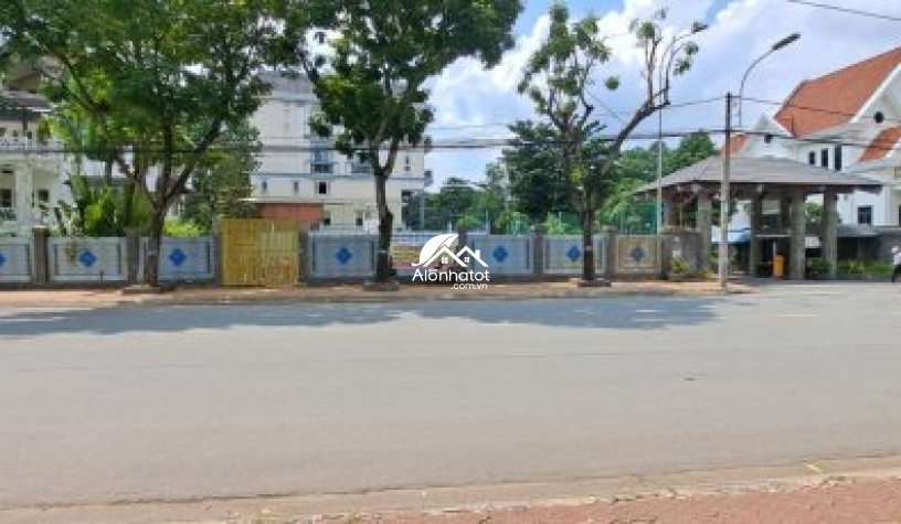 Bán đất mặt tiền 146 Nguyễn Văn Hưởng Thảo Điền siêu vị trí