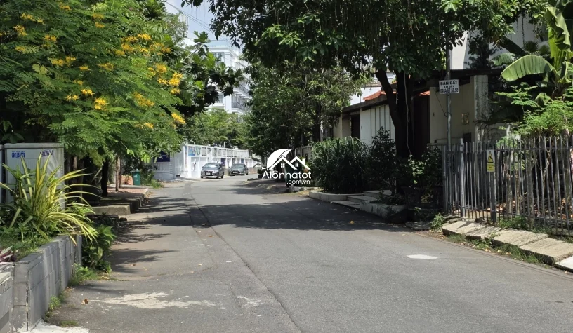 Bán Biệt Thự 204 Nguyễn Văn Hưởng Thảo Điền Q2, 350m², Hầm 3 Lầu