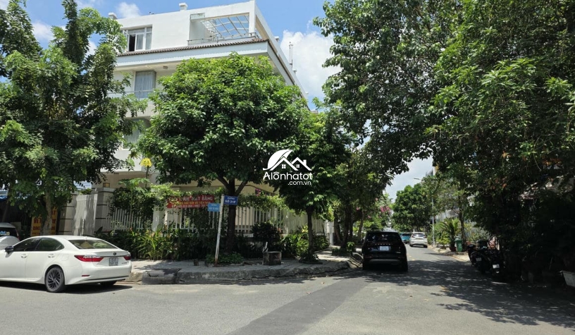 Bán Nhà Góc 2MT 113 Bùi Tá Hán An Phú Q2, 249m², Hầm 2 Lầu ST, 9PN