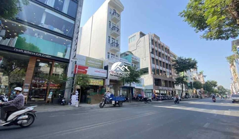Bán nhà 211-213 Võ Văn Tần phường 5 Q.3 DT 9x18m vị trí siêu đẹp, giá tốt