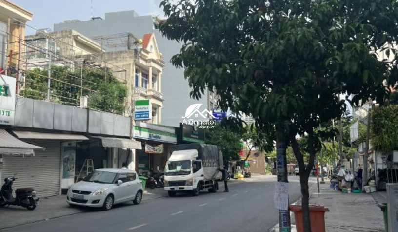 Bán đất mặt tiền Quốc Hương Thảo Điền 225m2 GPXD 7 tầng