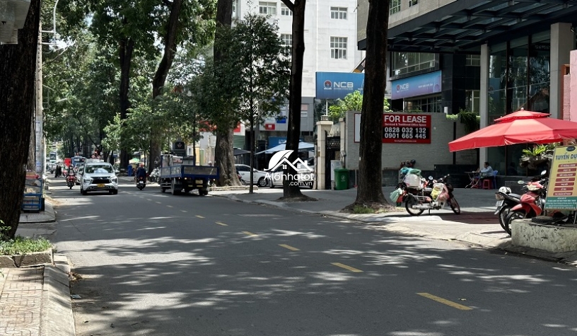 Bán góc 2 MT 26A Phạm Ngọc Thạch Quận 3 Vị Trí Đẹp DT 8x20 (180m2)