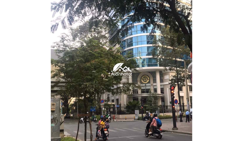 Bán gấp tòa nhà 27 - 29 Nam Kỳ Khởi Nghĩa, 2 hầm 6 lầu, DT 8.2x25m, Giá chỉ 229 tỷ
