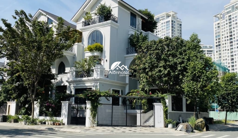 Bán biệt thự Thảo Điền 1 đường Nguyễn Văn Hưởng 620m2 Góc 2MT