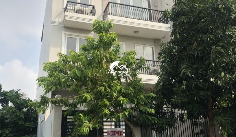Bán biệt thự đường 37 Bình An Quận 2 Hầm 4 lầu ngay CV