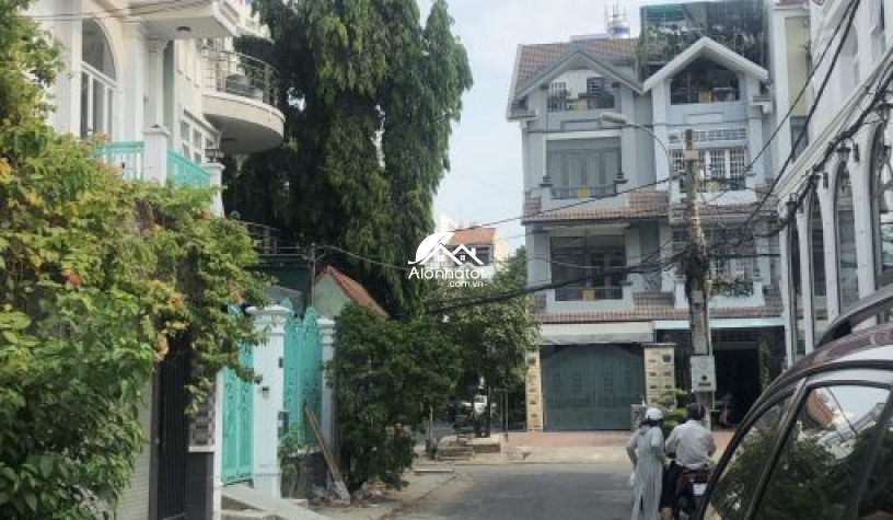 Bán đất hẻm 47 Quốc Hương Thảo Điền Quận 2 rất đẹp