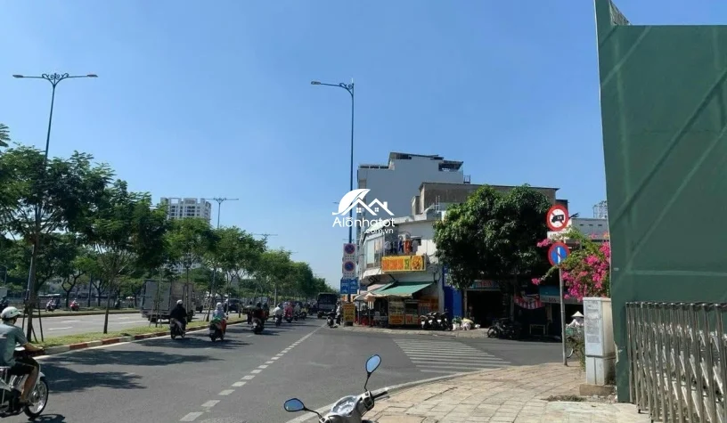 Bán tòa nhà mặt tiền 1392 Võ Văn Kiệt, Quận 6 xây 2 Hầm 10 Tầng