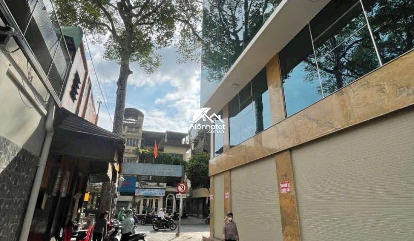 Bán tòa nhà góc 2 mặt tiền 49B Cao Thắng, Quận 3 Hầm 8 tầng