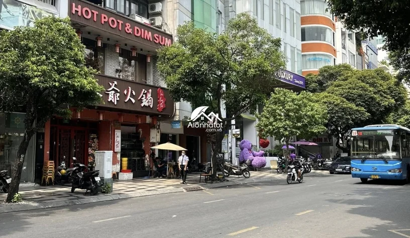 Bán Nhà MT 204 Lê Lai Q1, P.Bến Thành, Ngang 11m, DT 210m²