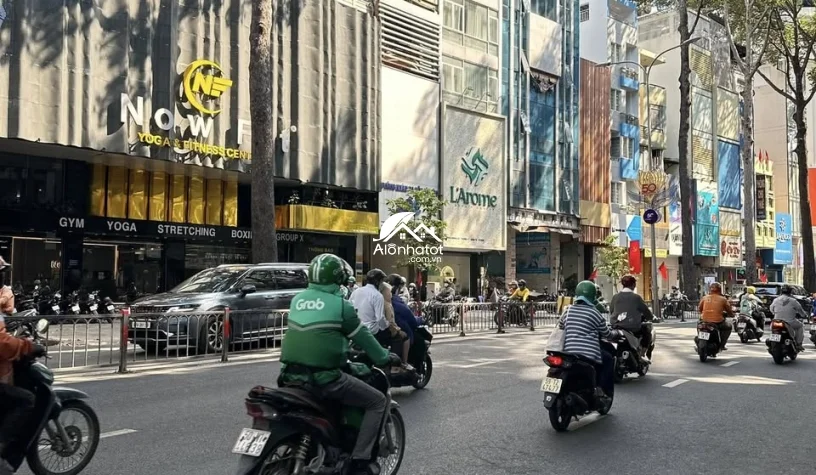 Bán Nhà Mặt Tiền 33-35 Đường 3/2 Quận 10 Ngang 18m HĐT 350 Triệu Tháng Giá 325 Tỷ 