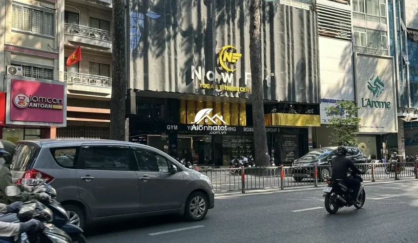 Bán Nhà Mặt Tiền 33-35 Đường 3/2 Quận 10 Ngang 18m HĐT 350 Triệu Tháng Giá 325 Tỷ 