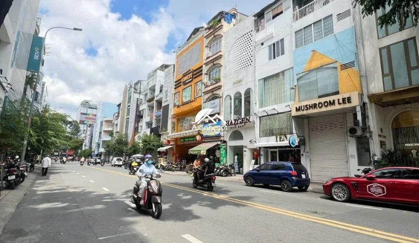 Bán Nhà Mặt Tiền 411 Võ Văn Tần Q3, 101.8m² Nở Hậu, GPXD Cao Tầng