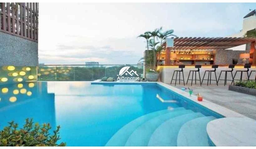 Bán khách sạn 52-54 Thủ Khoa Huân Quận 1 Chuẩn 4 Sao DT 12x32m (384m2)