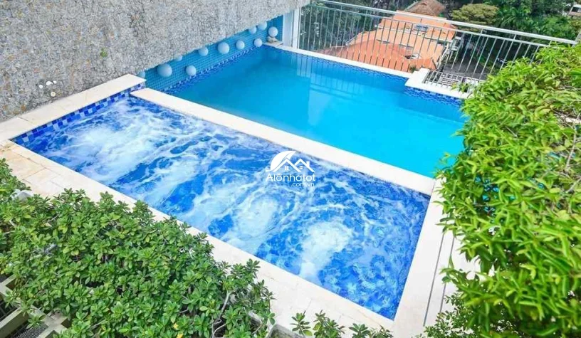 Bán khách sạn 52-54 Thủ Khoa Huân Quận 1 Chuẩn 4 Sao DT 12x32m (384m2)