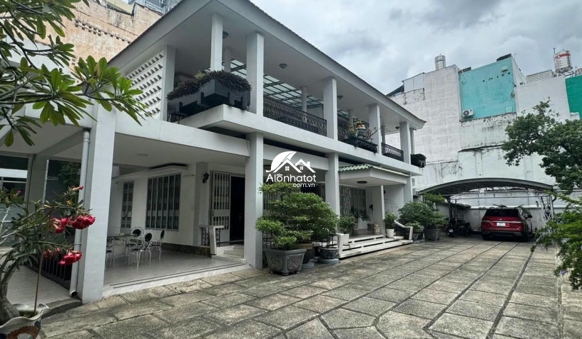 Bán Biệt Thự Lớn 42A Trần Huy Liệu Phú Nhuận 972m2 Giá 320 Tỷ 