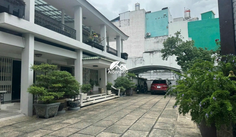 Bán Biệt Thự Lớn 42A Trần Huy Liệu Phú Nhuận 972m2 Giá 320 Tỷ 