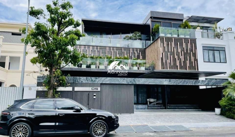 Bán Biệt Thự Mỹ Gia Quận 7 | Hồ Bơi Riêng – Thang Máy – 251m² – Giá 115 Tỷ 