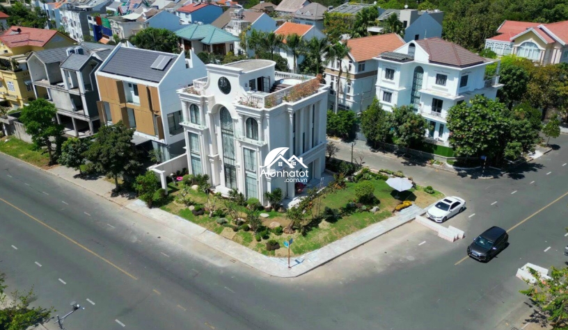 Bán Biệt Thự Góc 3 Mặt Tiền Phú Mỹ Hưng Quận 7 | 370m² CN – Giá 165 Tỷ 