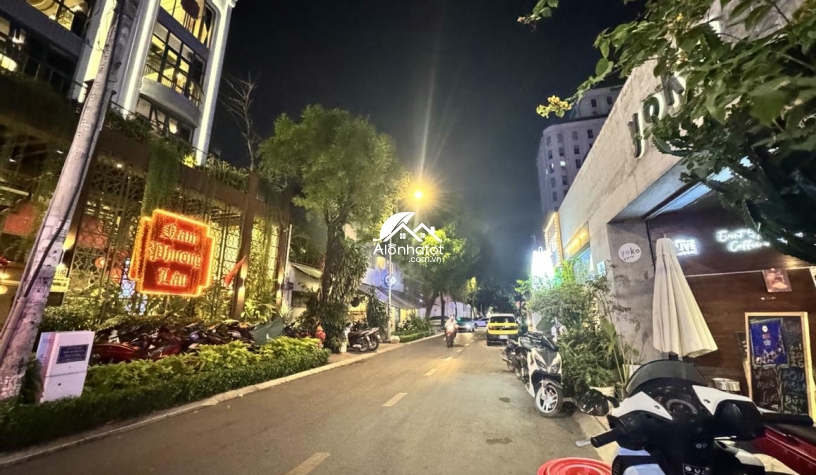 Bán khuôn đất 19-19B Nguyễn Thị Diệu Q3 | 677m² | giá 350 tỷ