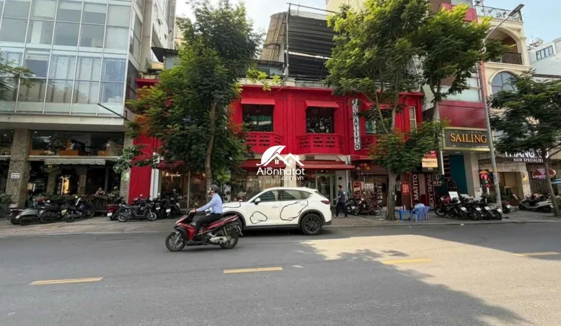 Bán nhà mặt tiền 165 Calmette Quận 1 | 310m² ngang 13m | 385 tỷ 