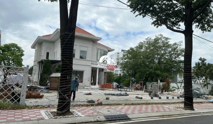 Bán Biệt Thự Mặt Tiền 11 Lê Quý Đôn Bình Thọ Thủ Đức | 1.611m² | 185 Tỷ 