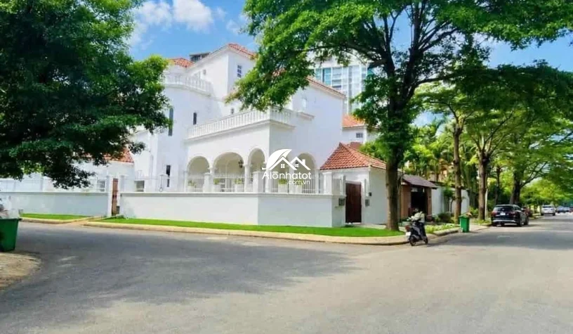 Bán Biệt Thự Khu Compound 215g6 Nguyễn Văn Hưởng Thảo Điền | 368m² | 110 Tỷ 