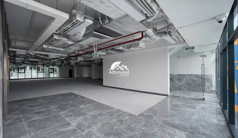 Bán Tòa Nhà 546–548 Cách Mạng Tháng Tám | 2 Hầm 8 Tầng | HĐT 1,5 Tỷ | 450 Tỷ 