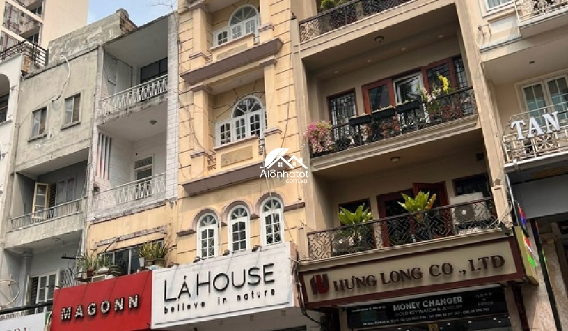 Bán nhà mặt tiền 88 Mạc Thị Bưởi, Bến Nghé, Quận 1 DT 4,5x21 (94,5m2)