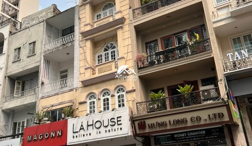 Bán nhà mặt tiền 88 Mạc Thị Bưởi, Bến Nghé, Quận 1 DT 4,5x21 (94,5m2)