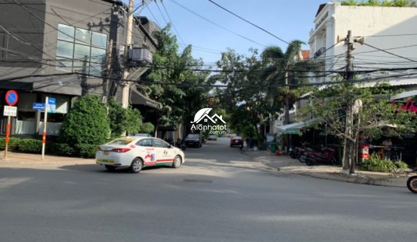 Bán nhà 215 Nguyễn Văn Hưởng Thảo Điền 212m2 Giá 37 Tỷ