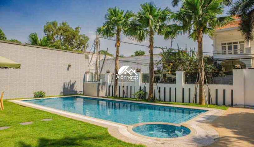Bán biệt thự 189 Nguyễn Văn Hưởng Quận 2 DT 750m2 có hồ bơi đẹp sát sông SG
