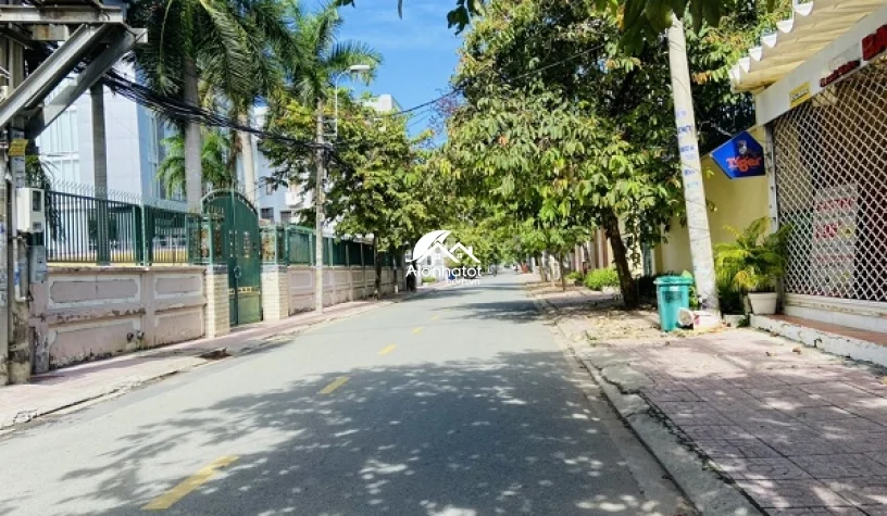 Bán biệt thự đường Tống Hữu Định Thảo Điền Quận 2 DT 400m2