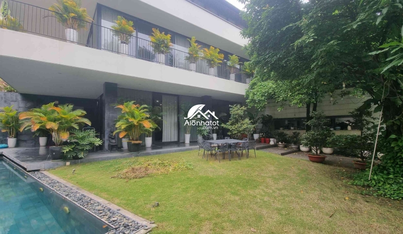 Bán biệt thự Kim Sơn Nguyễn Văn Hưởng Quận 2 DT 560m2 hồ bơi sân vườn đẹp