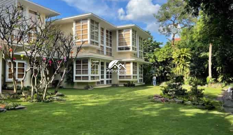 Bán biệt thự nghỉ dưỡng Phường Thảo Điền Q2 Diện tích 3300m2 có hồ bơi