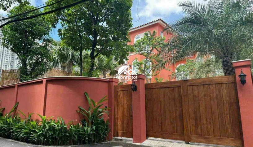 Bán biệt thự Trần Ngọc Diện Thảo Điền Góc 2MT 567m2 có hồ bơi