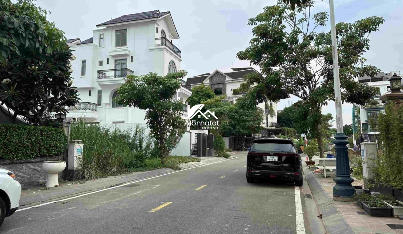 Bán căn Villa Mystery Hưng Thịnh 280m2 Hầm 3 Lầu căn đẹp nhất dự án