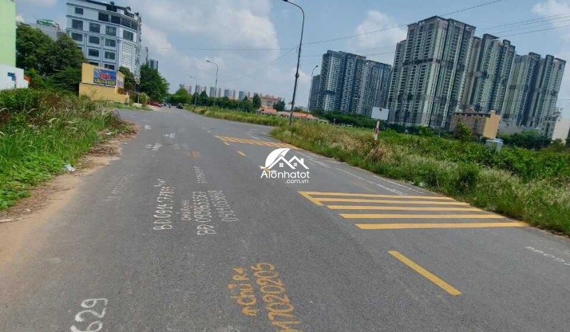 Bán đất Nguyễn Văn Kỉnh Huy Hoàng Quận 2 DT 8x20m chỉ 165tr/m2